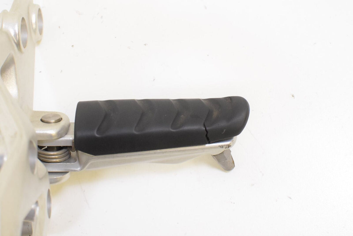 2016 BMW R1200R R1200 R K53 Right Rider Driver Footpeg Foot Peg 46718540797 {{ shop.shopifyCountryName }} - Mototech271
