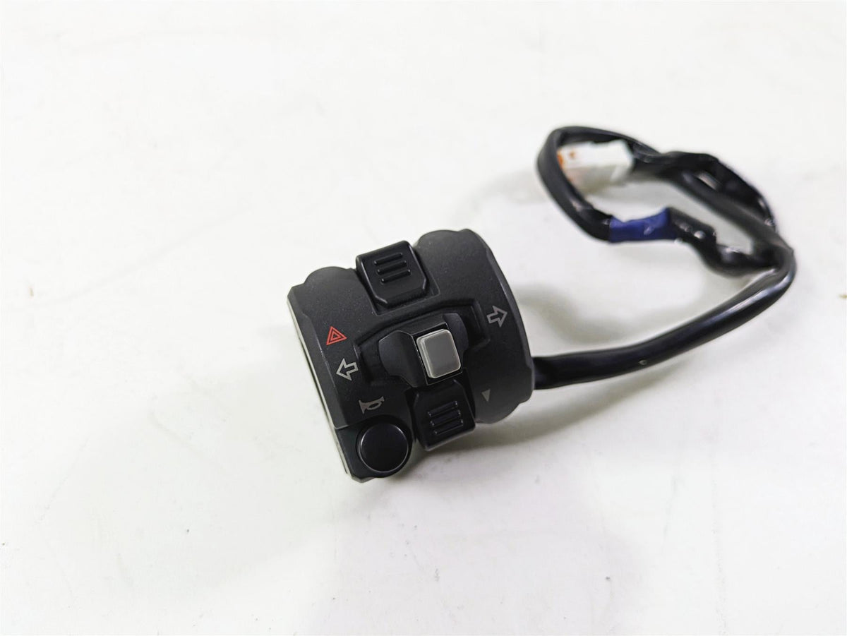 2013 Ducati Hyperstrada 821 Left Hand Control Switch Light Horn 65110141A {{ shop.shopifyCountryName }} - Mototech271