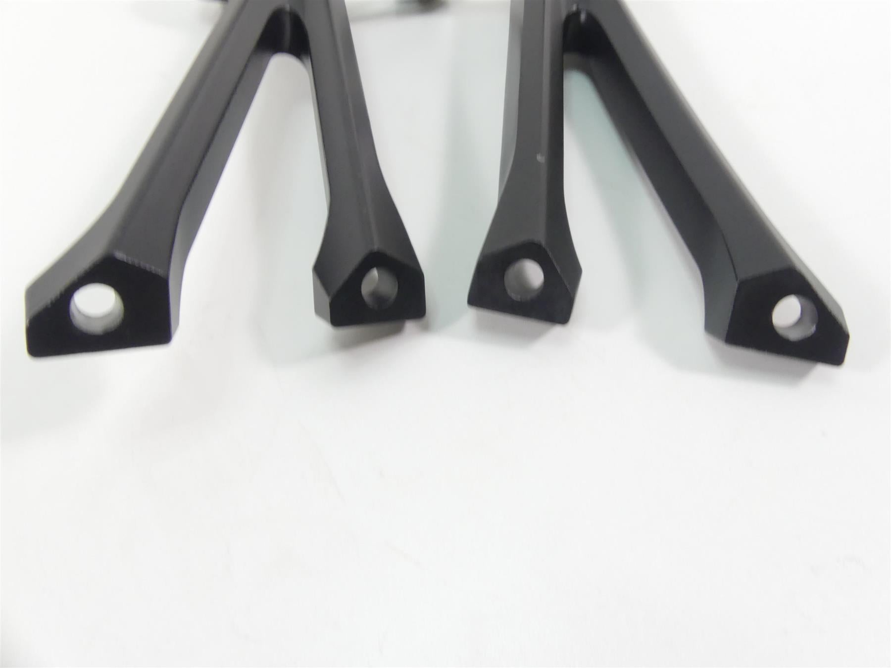2022 Suzuki GSXR750 Rear Passenger Footpeg Foot Rest Set 43600-14J30 43700-14J30 {{ shop.shopifyCountryName }} - Mototech271