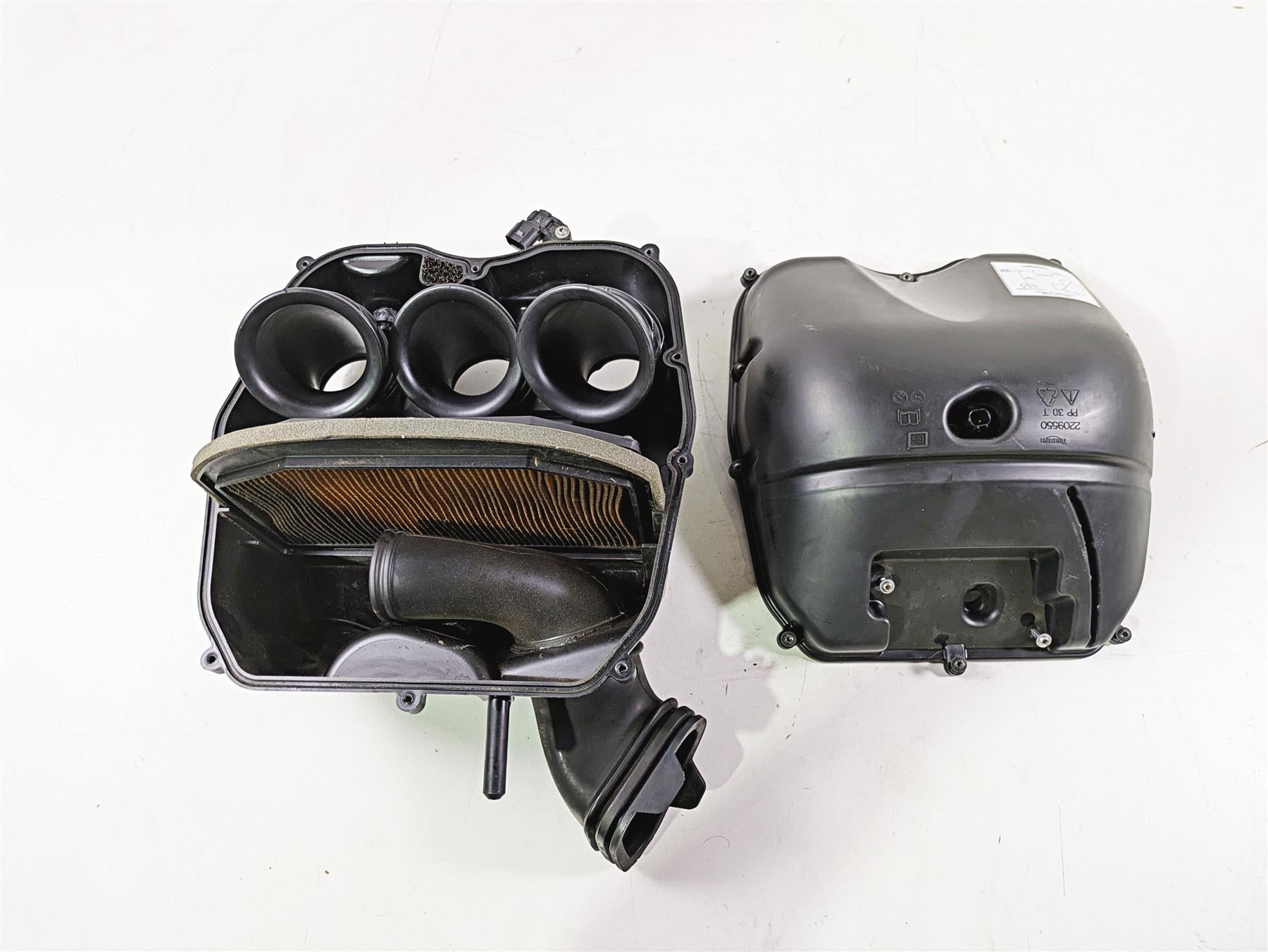 2013 Triumph Tiger 1215 Explorer Air Box Cleaner Breather & Tubes Set T2209550 {{ shop.shopifyCountryName }} - Mototech271