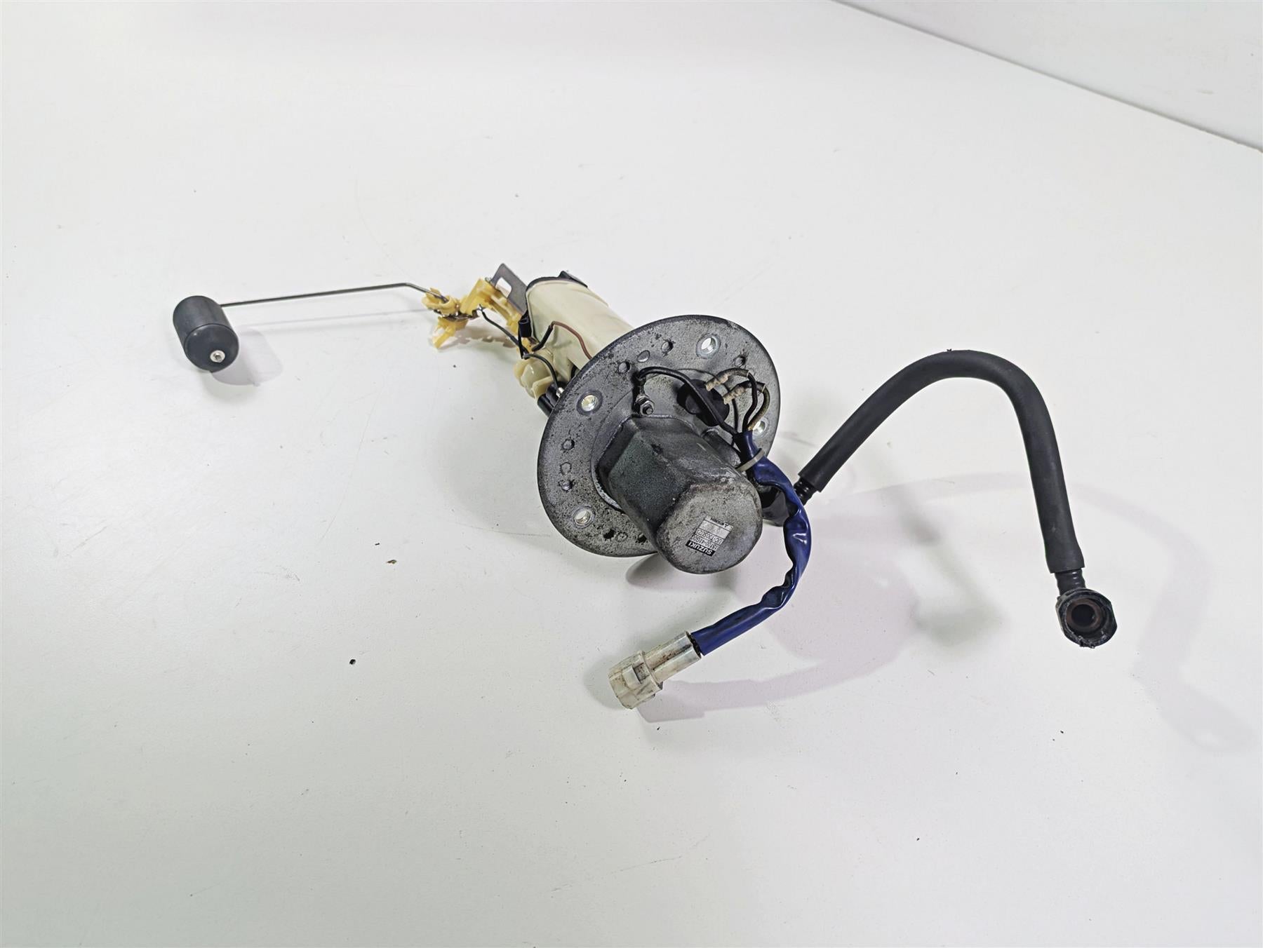 2006 Suzuki GSXR1000 K6 Fuel Gas Petrol Pump READ 15100-41G00 {{ shop.shopifyCountryName }} - Mototech271
