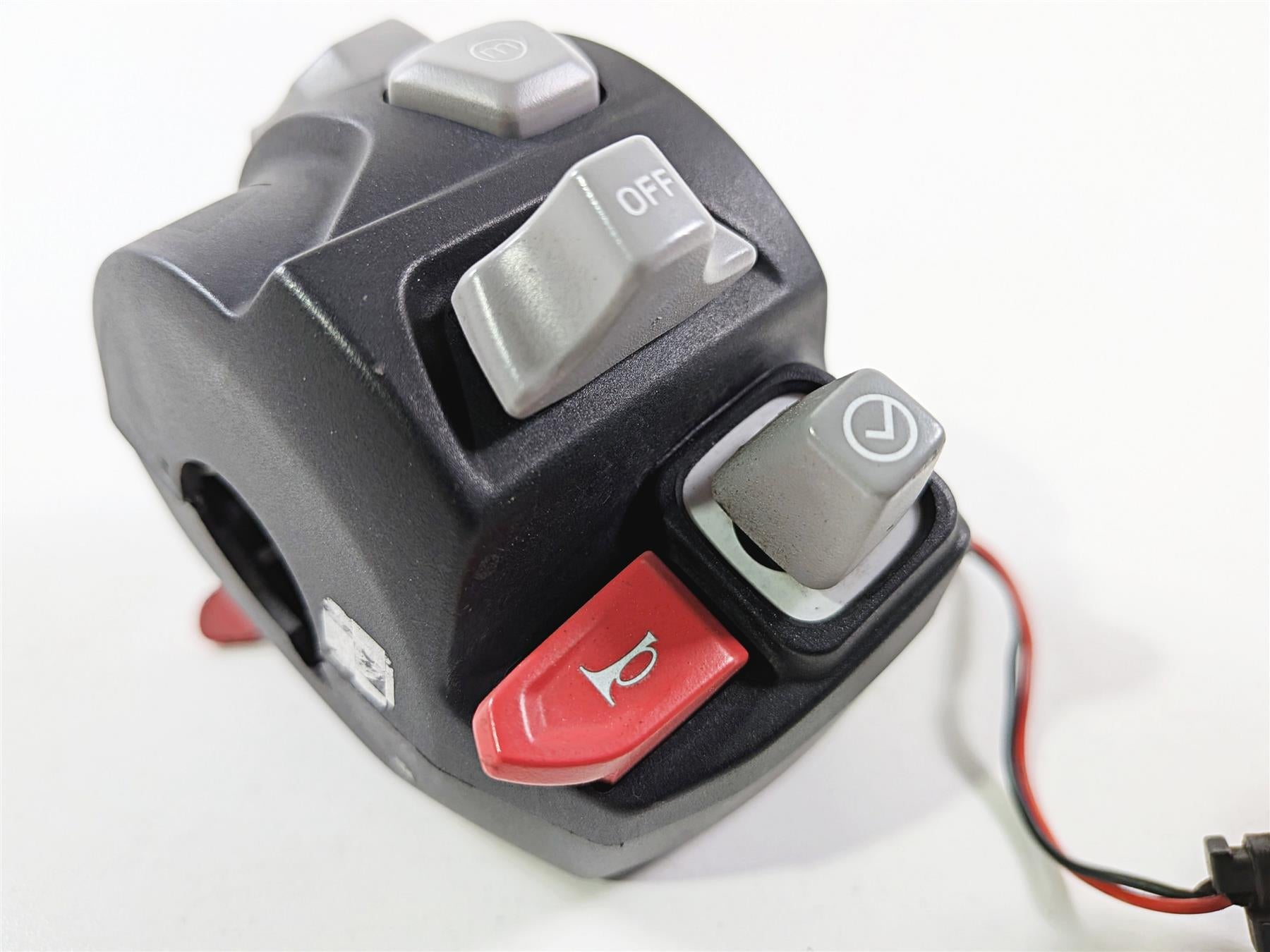 2019 Triumph Speed Triple RS 1050 Left Hand Control Switch Cruise T2044781 {{ shop.shopifyCountryName }} - Mototech271