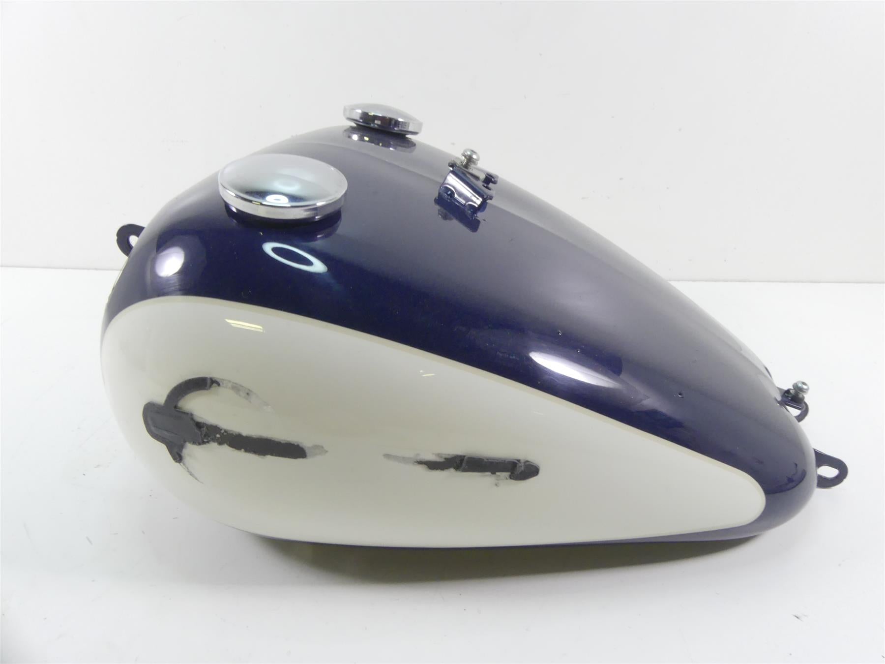 2019 Harley FLHC Softail Heritage Fuel Gas Petrol Tank Reservoir - Dent 61000674 {{ shop.shopifyCountryName }} - Mototech271