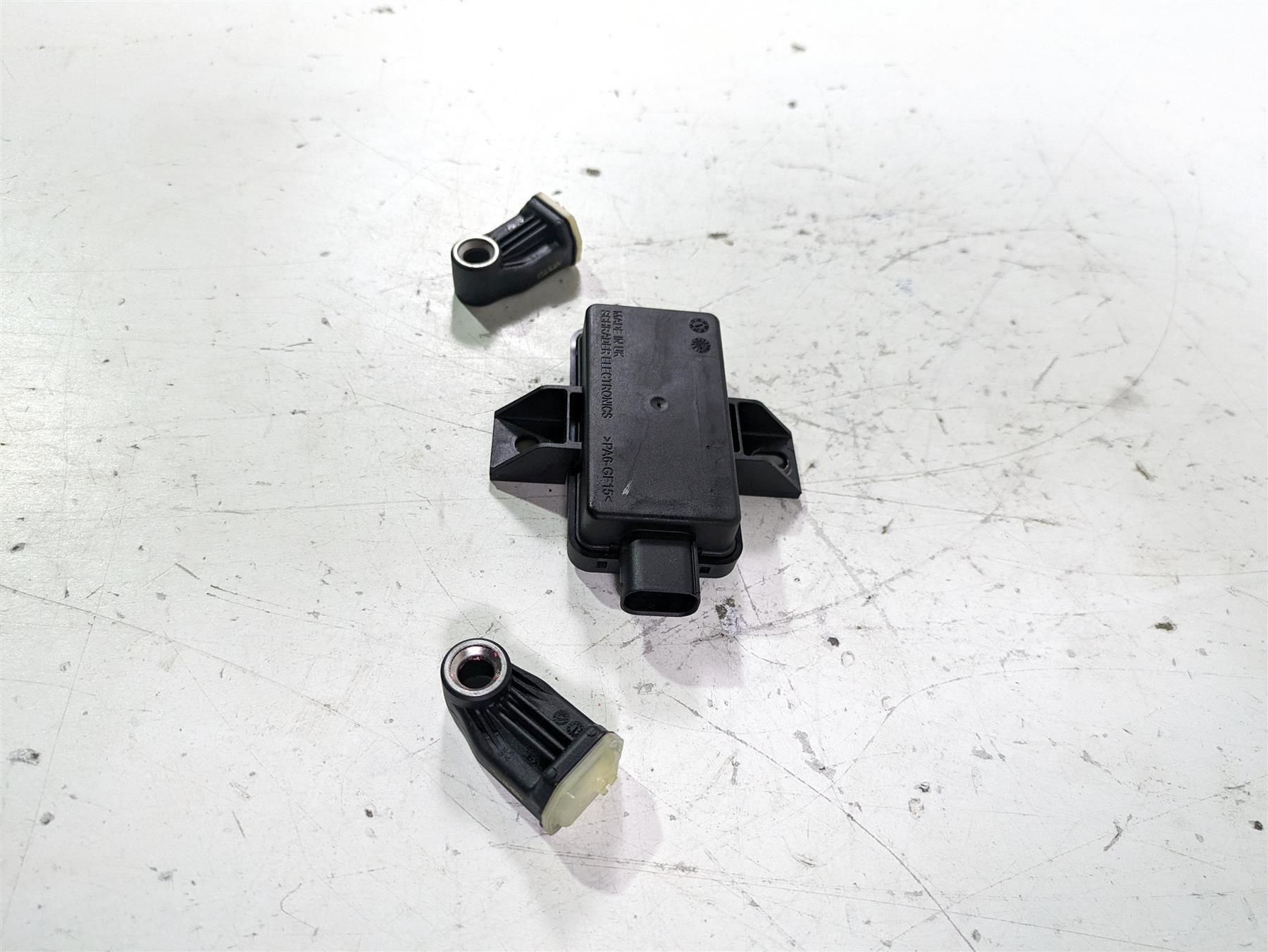 2022 BMW R1250 RT K052 Tire Pressure Sensors & Rdc Module 65759832031 {{ shop.shopifyCountryName }} - Mototech271