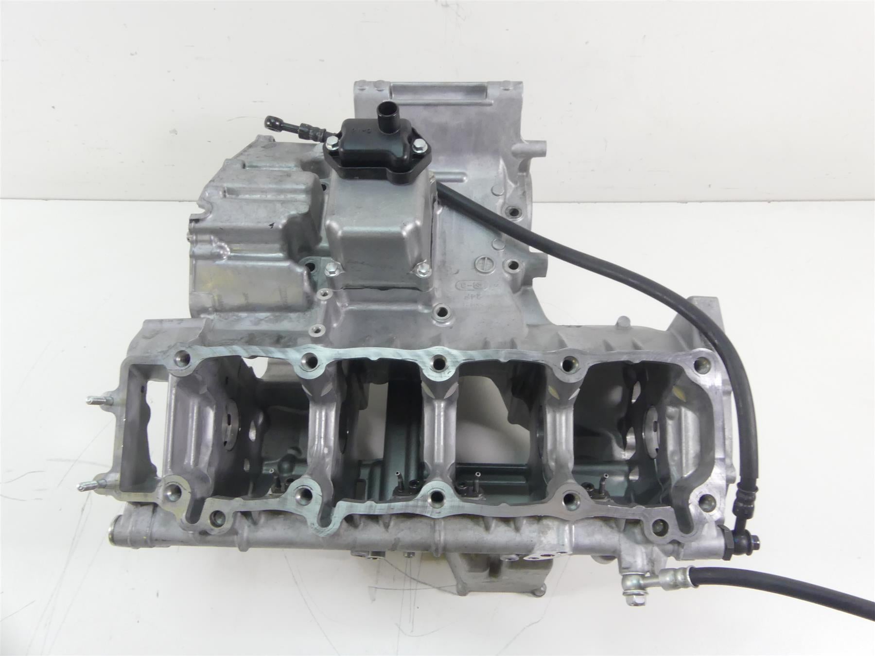2020 Suzuki GSX1300 R Hayabusa Engine Motor Crank Case X704 Set 11302-24820 {{ shop.shopifyCountryName }} - Mototech271