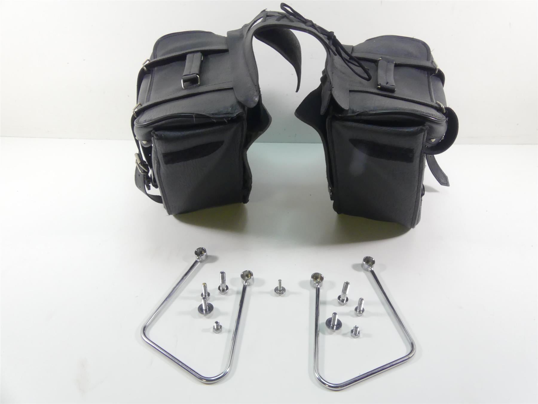 2007 Honda VT1100 C2 Shadow River Road Saddlebag Saddle Bag Set + Mounts 10-8996 {{ shop.shopifyCountryName }} - Mototech271