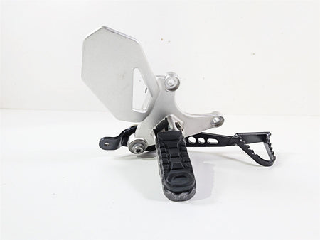 2023 BMW R nineT Scrambler K23 Right Footpeg & Brake Pedal 46719457888 {{ shop.shopifyCountryName }} - Mototech271