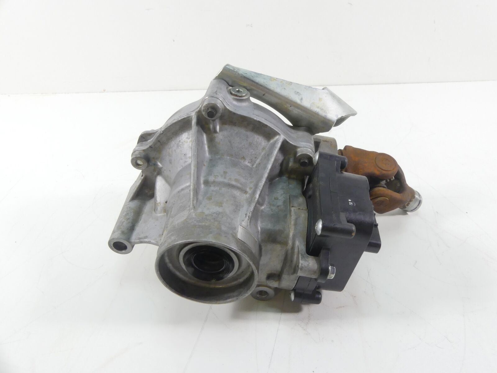 2018 Yamaha YXZ1000 R EPS Front Differential Gear Box Case 605Mi 2HC-46160-11-00 {{ shop.shopifyCountryName }} - Mototech271