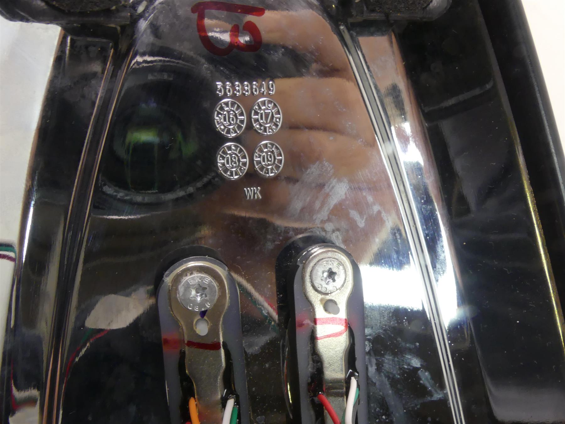2020 Indian Roadmaster Upper Fuel Gas Tank Dash Chrome Cover Panel 5633649 {{ shop.shopifyCountryName }} - Mototech271
