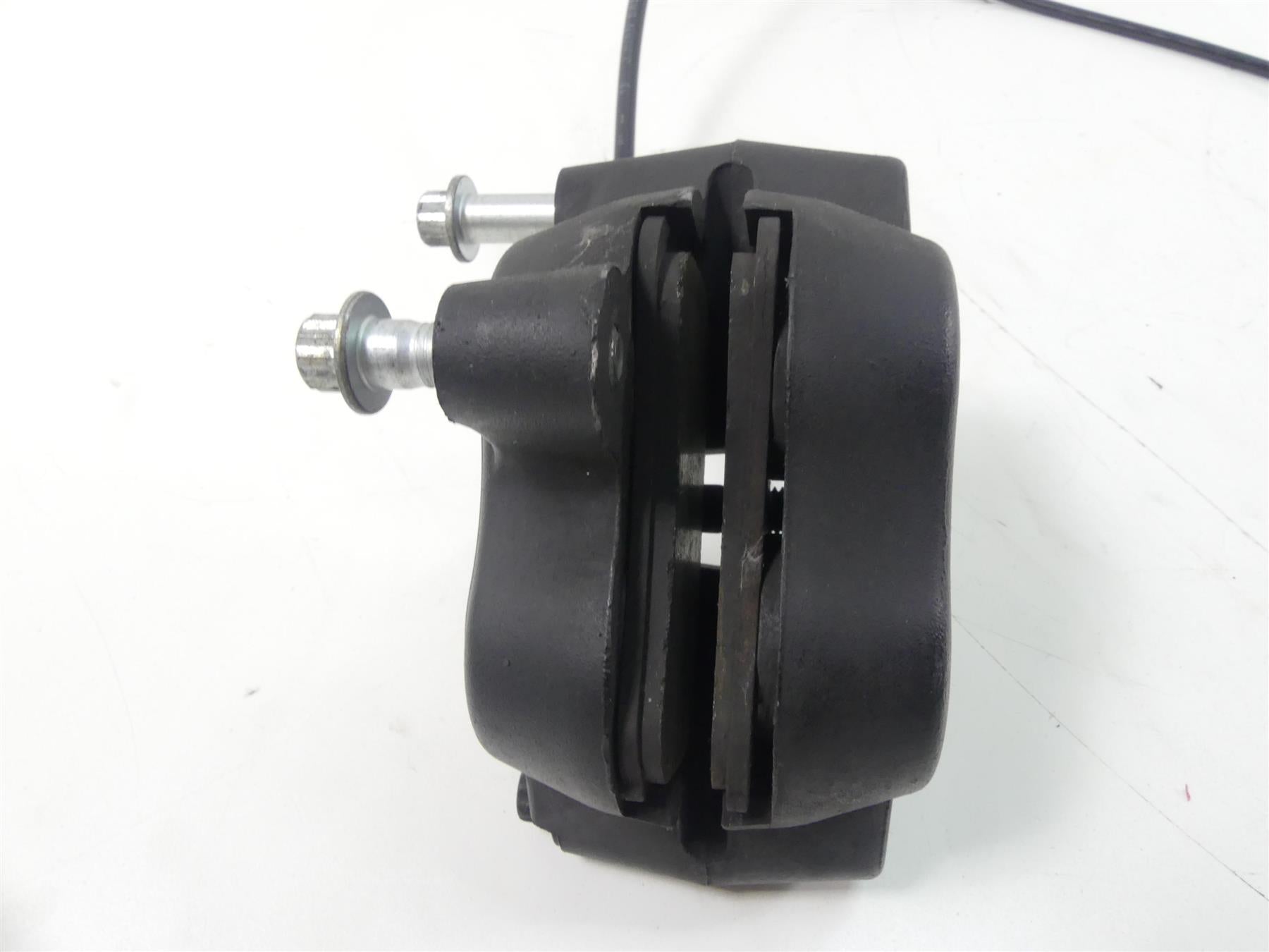 2014 Harley Dyna FXDF Fat Bob Front Dual Brake Caliper Set 41300001 41300002 {{ shop.shopifyCountryName }} - Mototech271