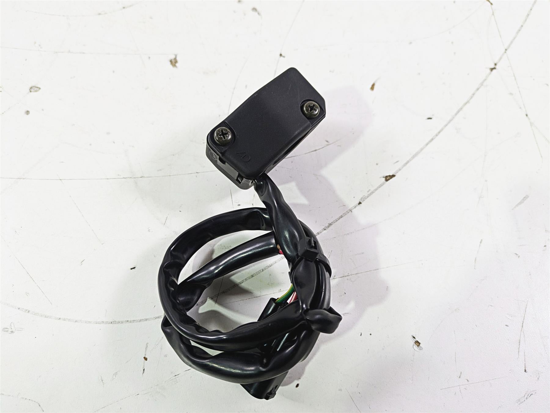 2005 Kawasaki ZX12R Ninja Right Hand Start Stop Control Switch 46091-1809 {{ shop.shopifyCountryName }} - Mototech271