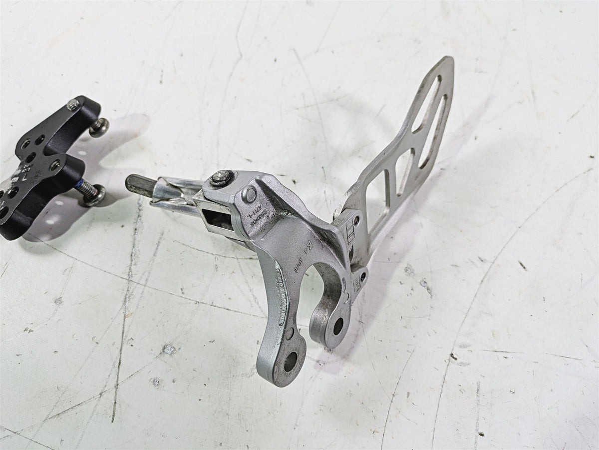 2016 Suzuki GSXR1000 Left Front Rider Driver Foot Peg & Mount 43521-47H20 {{ shop.shopifyCountryName }} - Mototech271