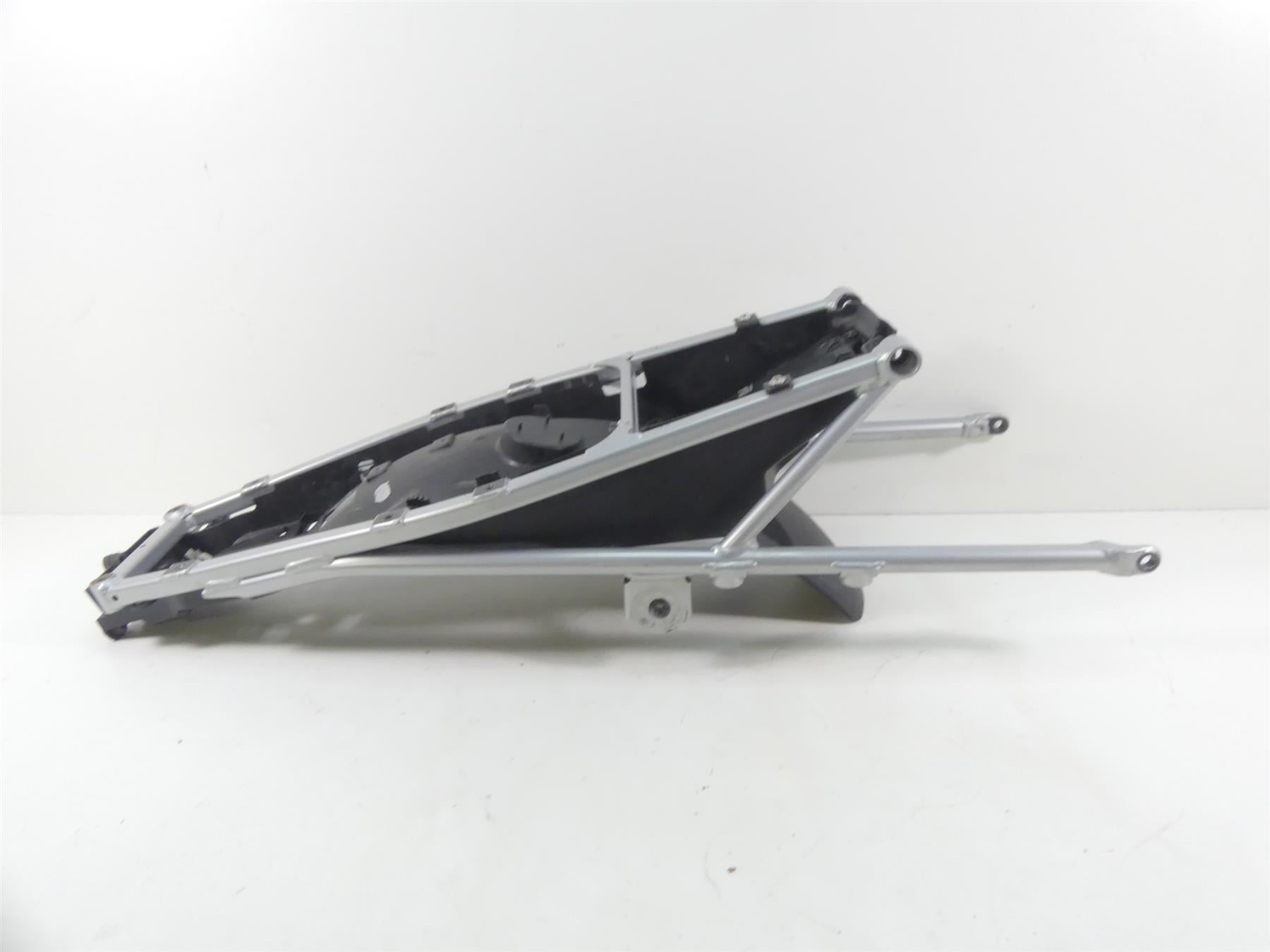 2014 BMW R1200GS K50 Rear Subframe Sub Frame + Inner Fender 46618532316 {{ shop.shopifyCountryName }} - Mototech271