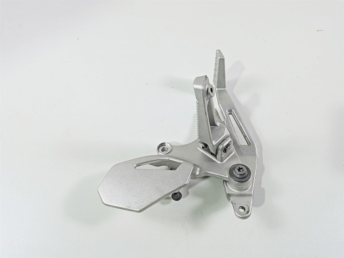 2022 BMW RnineT Pure K22 Right Footpeg & Brake Lever Pedal Set 46719457882 {{ shop.shopifyCountryName }} - Mototech271
