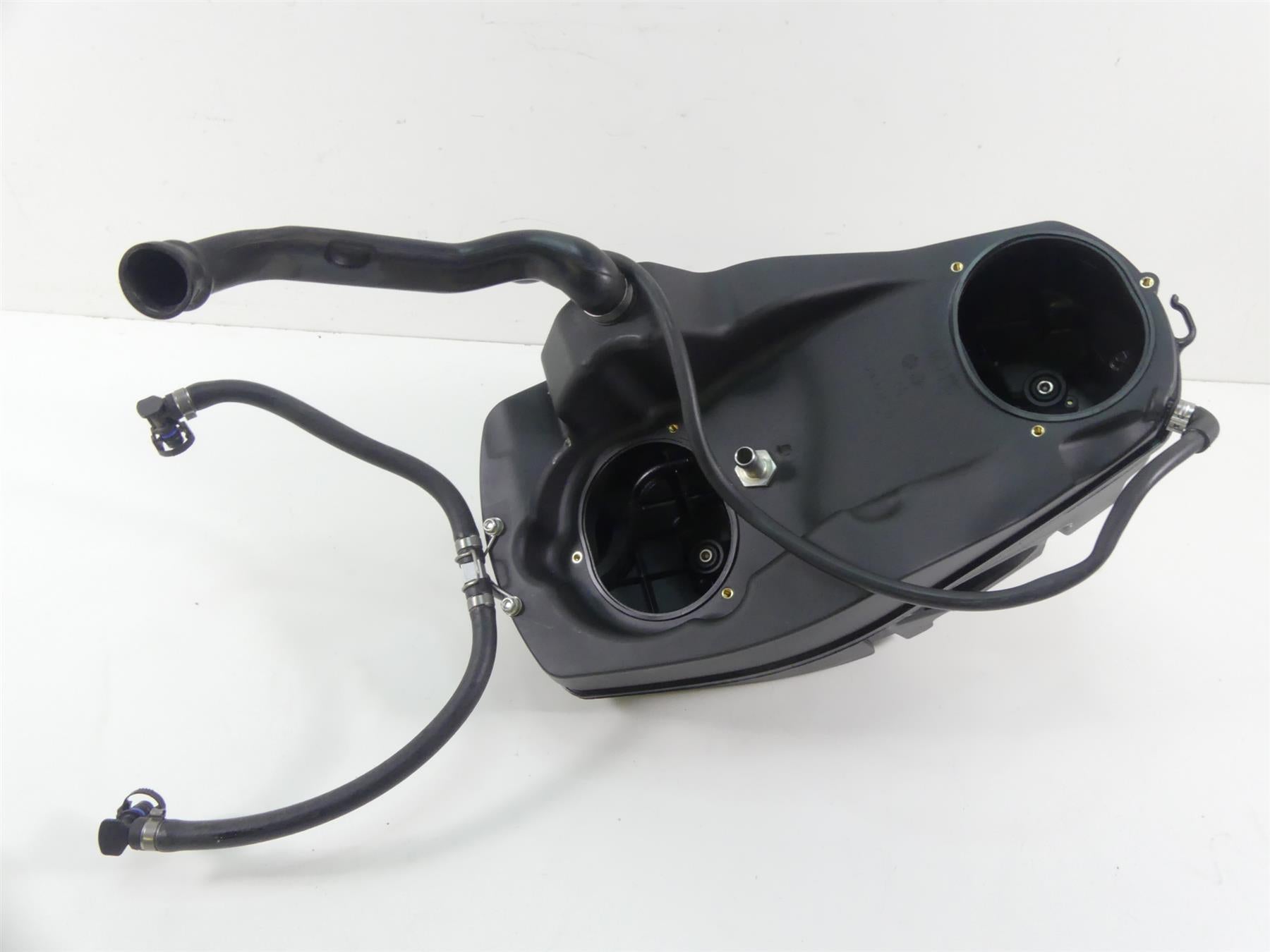 2010 Ducati Streetfighter 1098 S Air Box Cleaner Breather & Injectors 44211393B {{ shop.shopifyCountryName }} - Mototech271