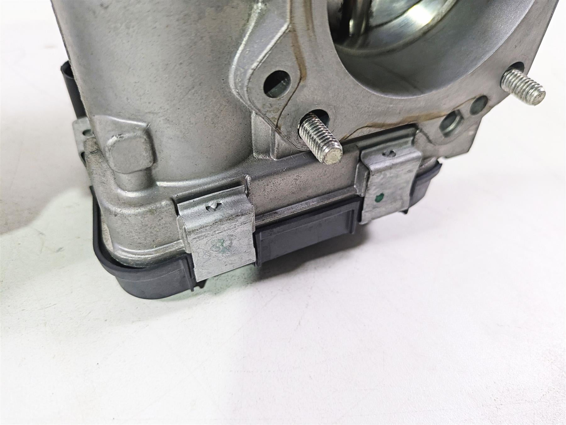 2015 Ducati Hypermotard 821 SP Throttle Body Bodies Fuel Injection Set 28240903A {{ shop.shopifyCountryName }} - Mototech271