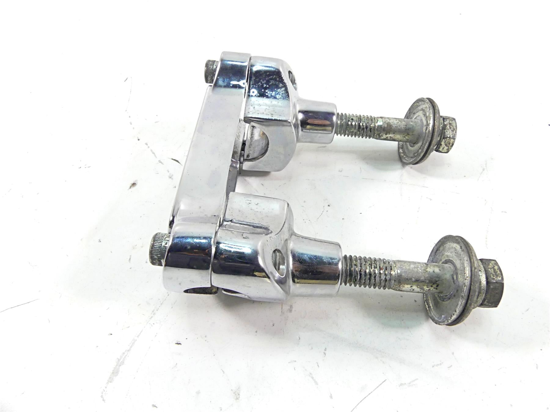 2002 Harley FLSTCI Softail Heritage Chrome Handlebar Holder Riser Set 56567-86B {{ shop.shopifyCountryName }} - Mototech271