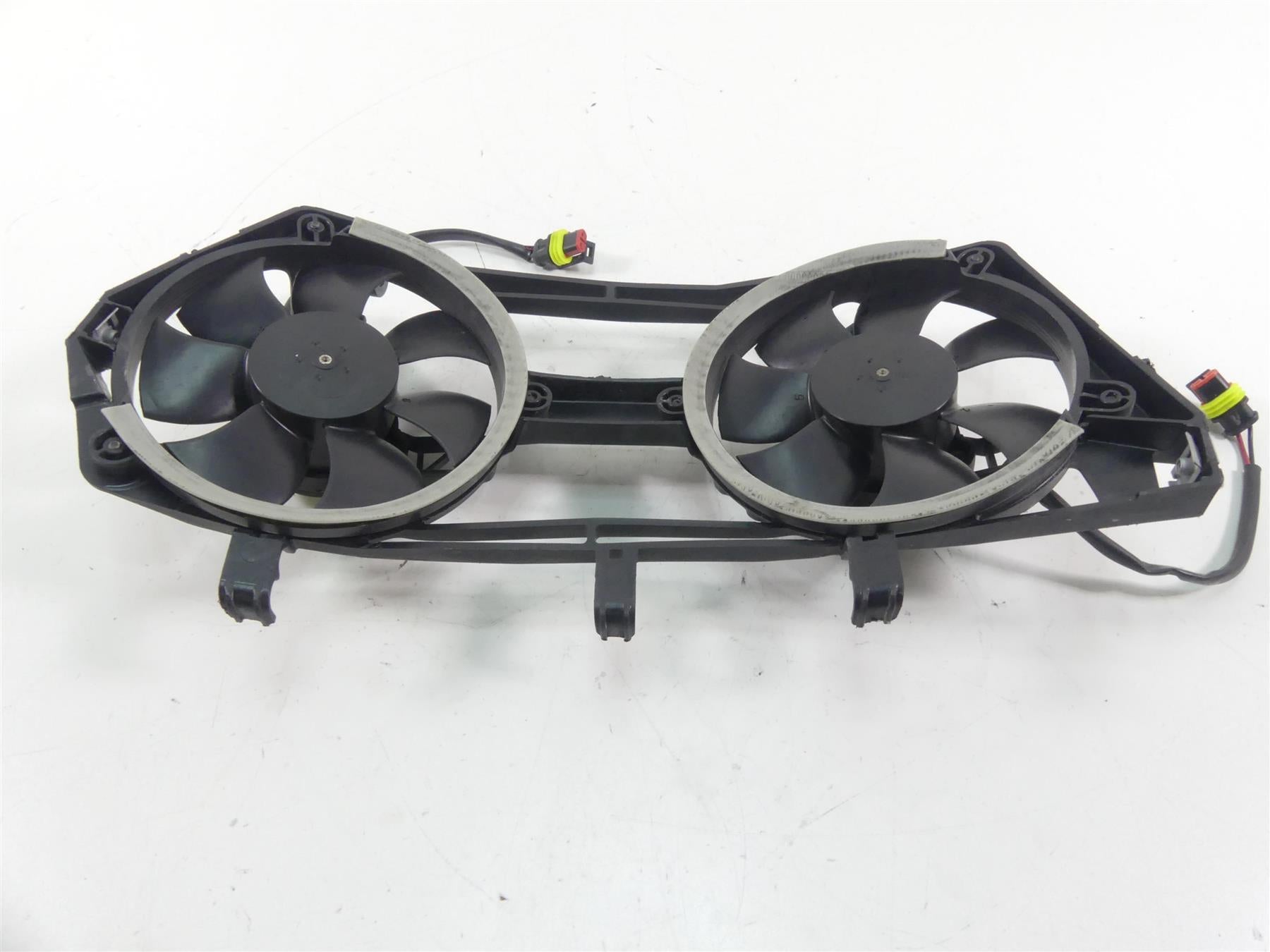 2020 Ducati Panigale 1100 V4 S SBK Coolant Fans & Bracket Mount - Read 82718832A
