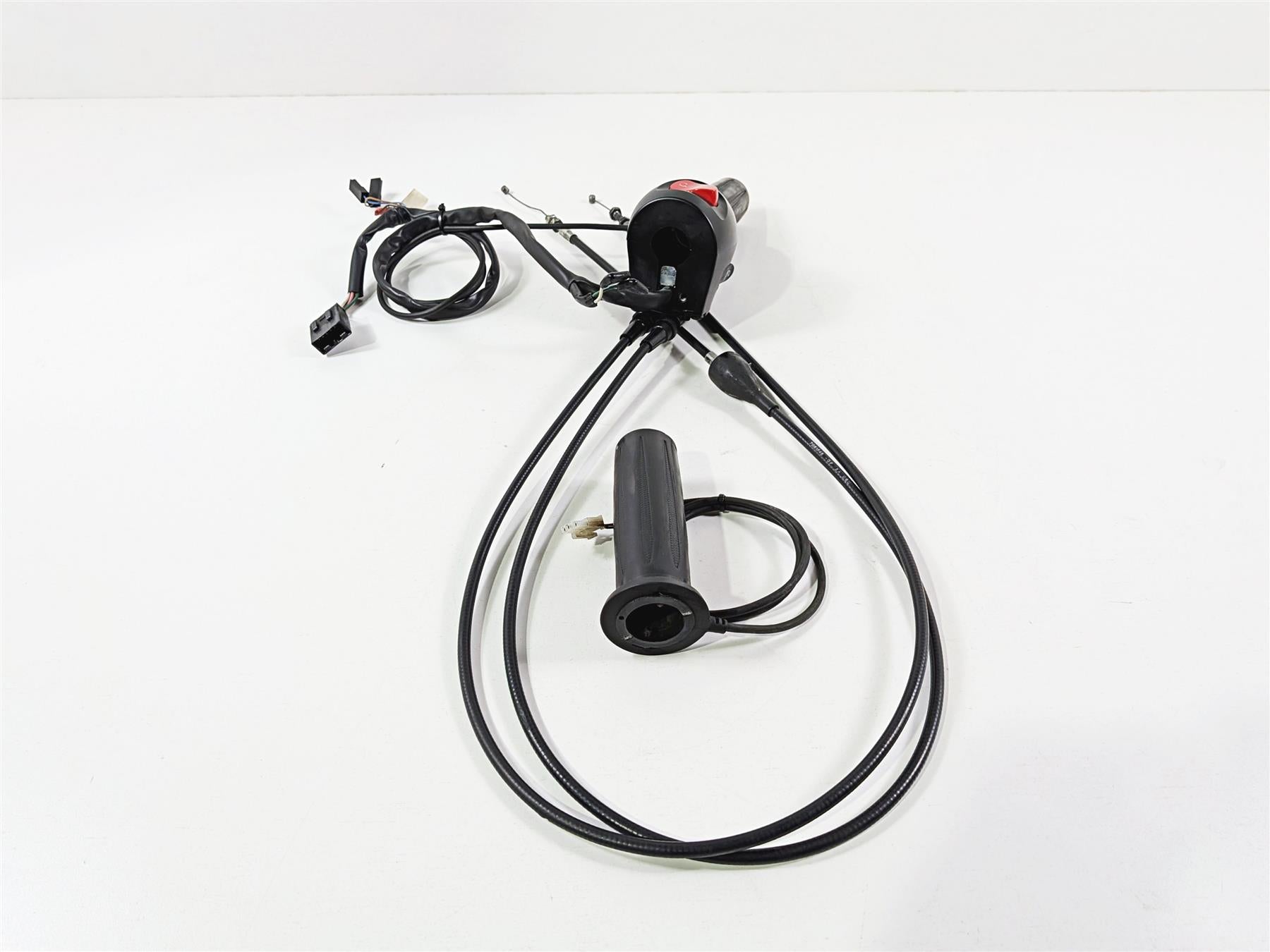 2013 Victory Vision Tour Right Hand Control Switch & Grip Heater 4011357 {{ shop.shopifyCountryName }} - Mototech271