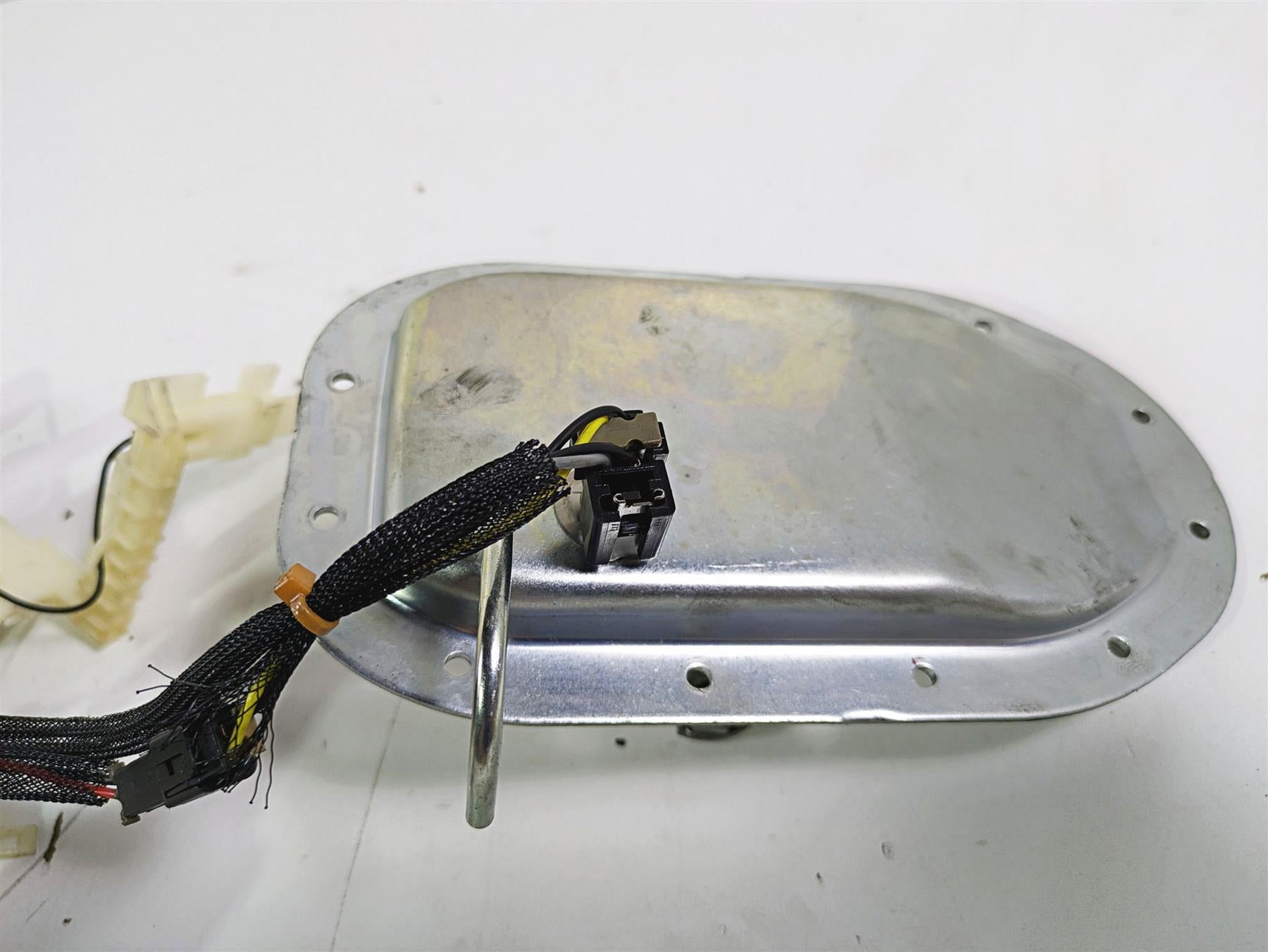 2016 Harley FXDL Dyna Low Rider Fuel Gas Petrol Pump & Sending Unit 75246-04A {{ shop.shopifyCountryName }} - Mototech271