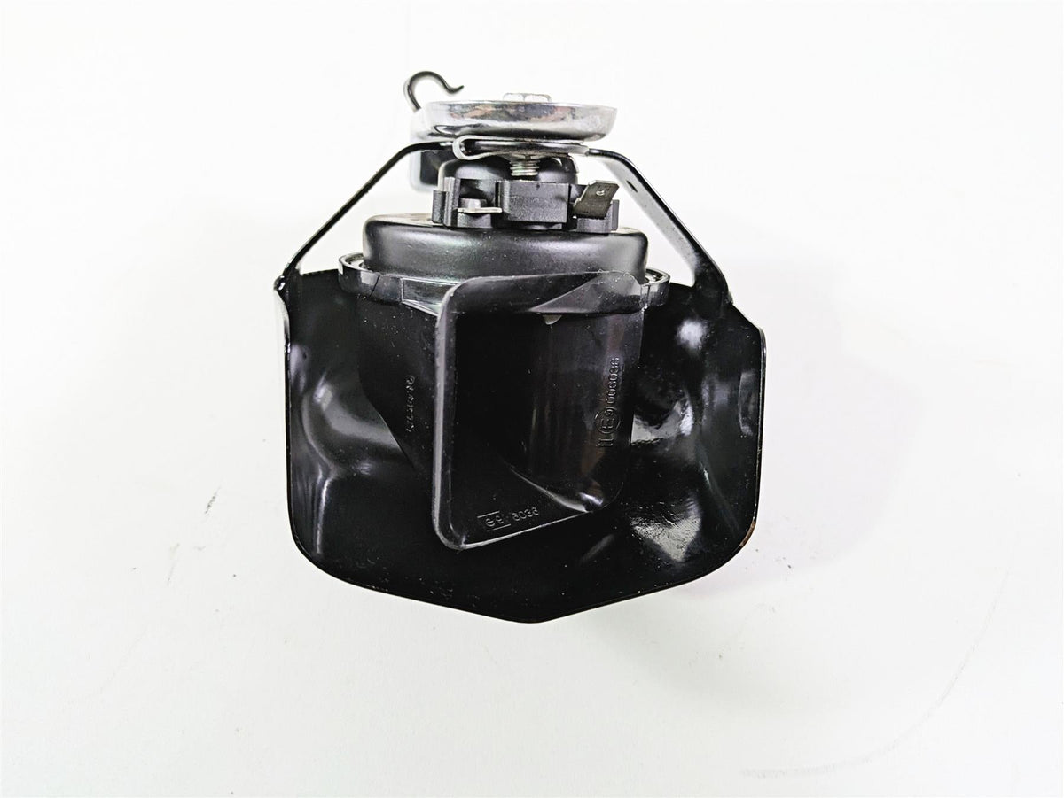 2009 Harley FLSTSB Cross Bones Horn & Black Cover 61300452 69060-90H {{ shop.shopifyCountryName }} - Mototech271