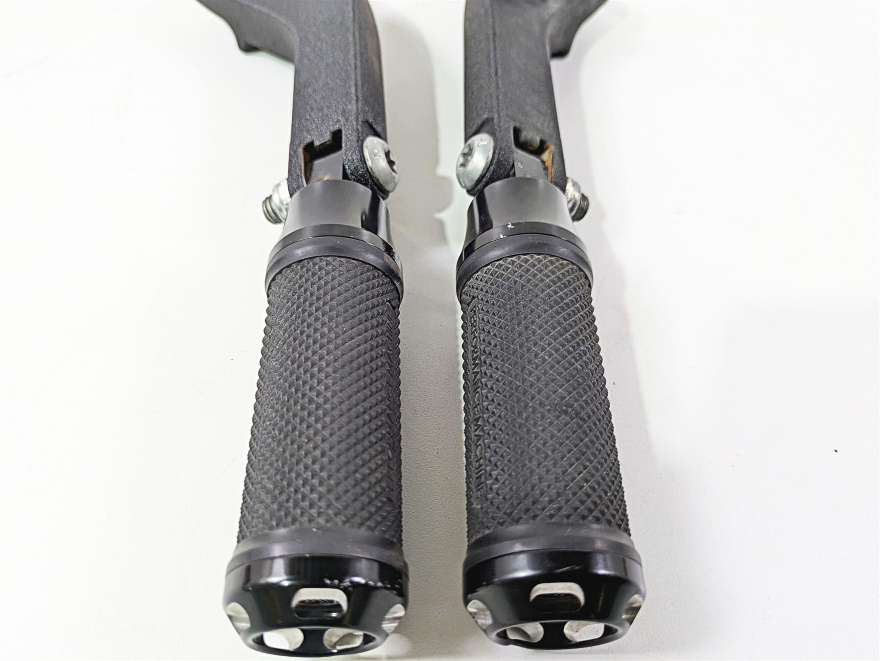 2011 Harley FXDC Dyna Super Glide Rear Performance Machine Footpeg Set 1620-2239 {{ shop.shopifyCountryName }} - Mototech271