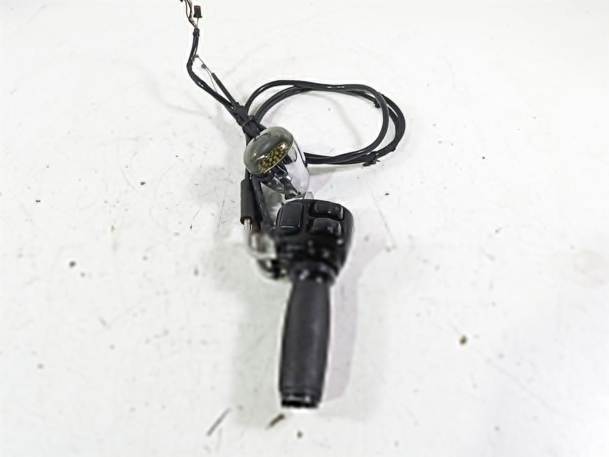 2013 Harley FXDWG Dyna Wide Glide Right Hand Control Switch + Blinker 71500068 {{ shop.shopifyCountryName }} - Mototech271