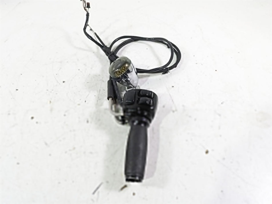 2013 Harley FXDWG Dyna Wide Glide Right Hand Control Switch + Blinker 71500068 {{ shop.shopifyCountryName }} - Mototech271