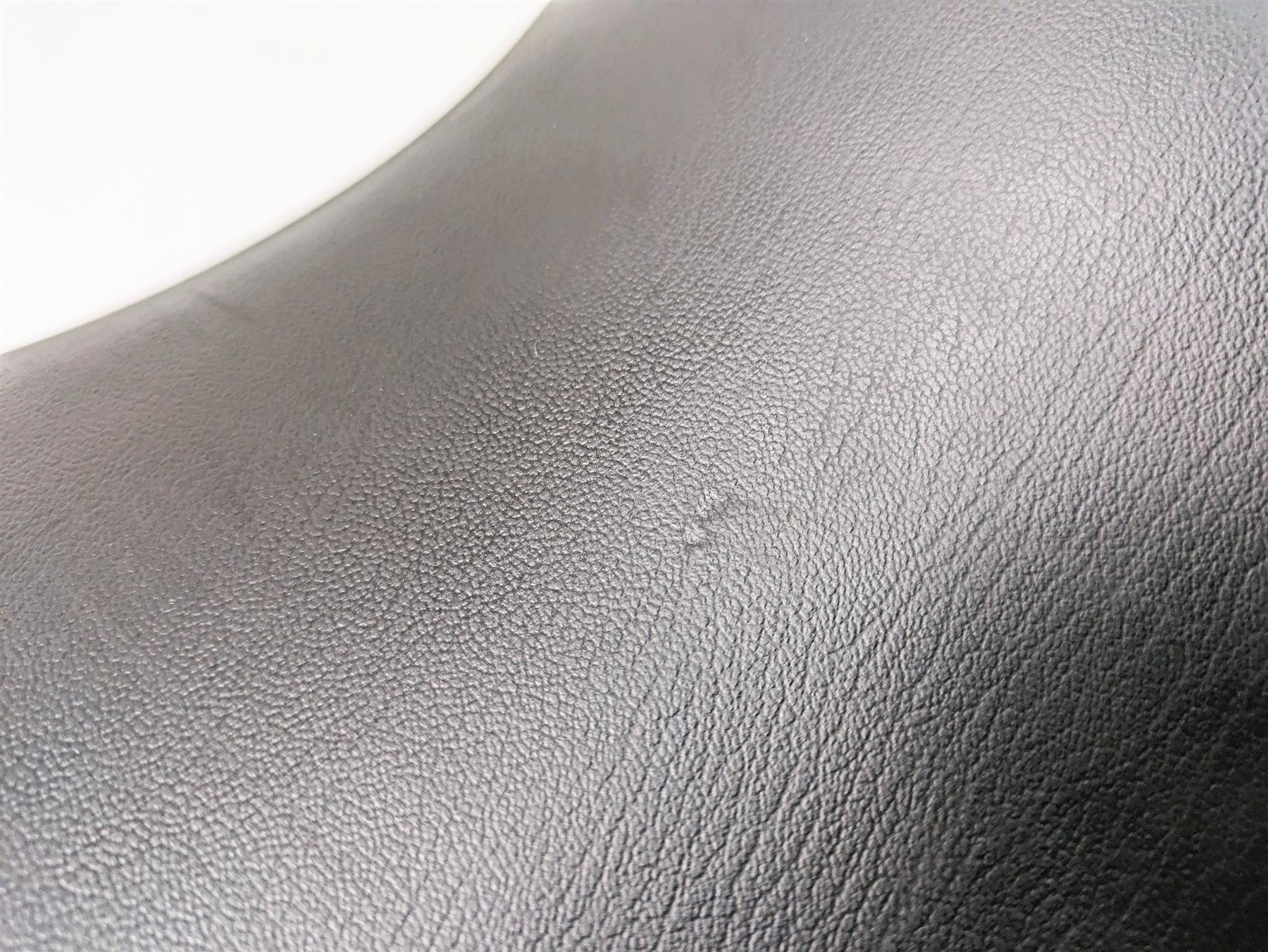 2007 BMW R1200RT K26 Heated Black Front Rider Seat Saddle 52537683654 {{ shop.shopifyCountryName }} - Mototech271