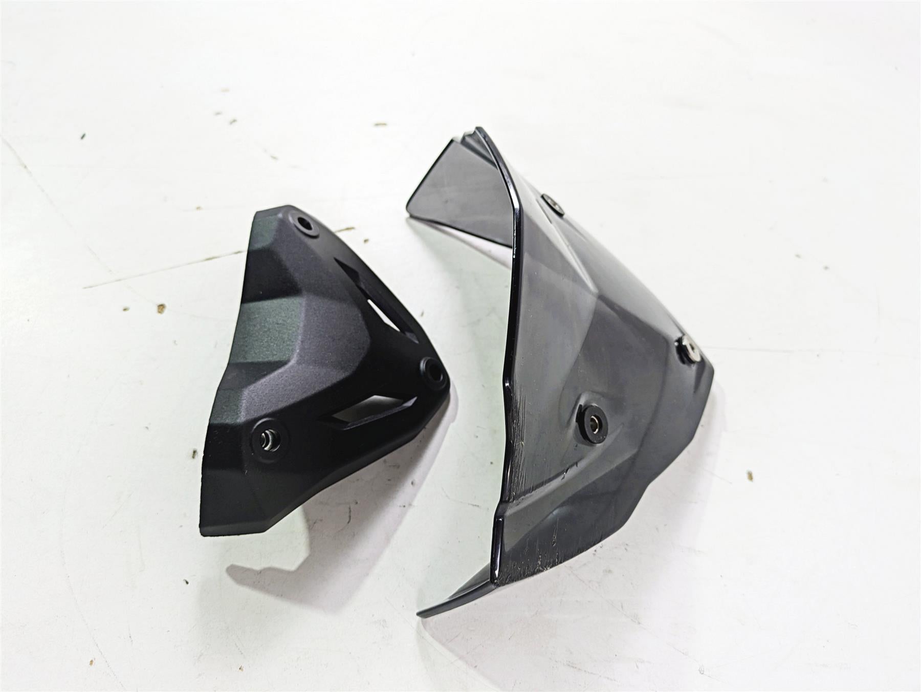 2016 BMW F800R K73 Front Headlight Blinker Cover Fairing -Rash 46638546348 {{ shop.shopifyCountryName }} - Mototech271