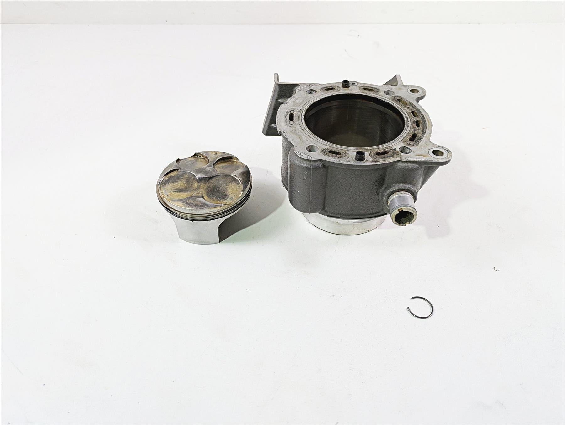 2012 Ducati Streetfighter 848 Rear Vertical Cylinder Jug Piston Set 120Z0021AB