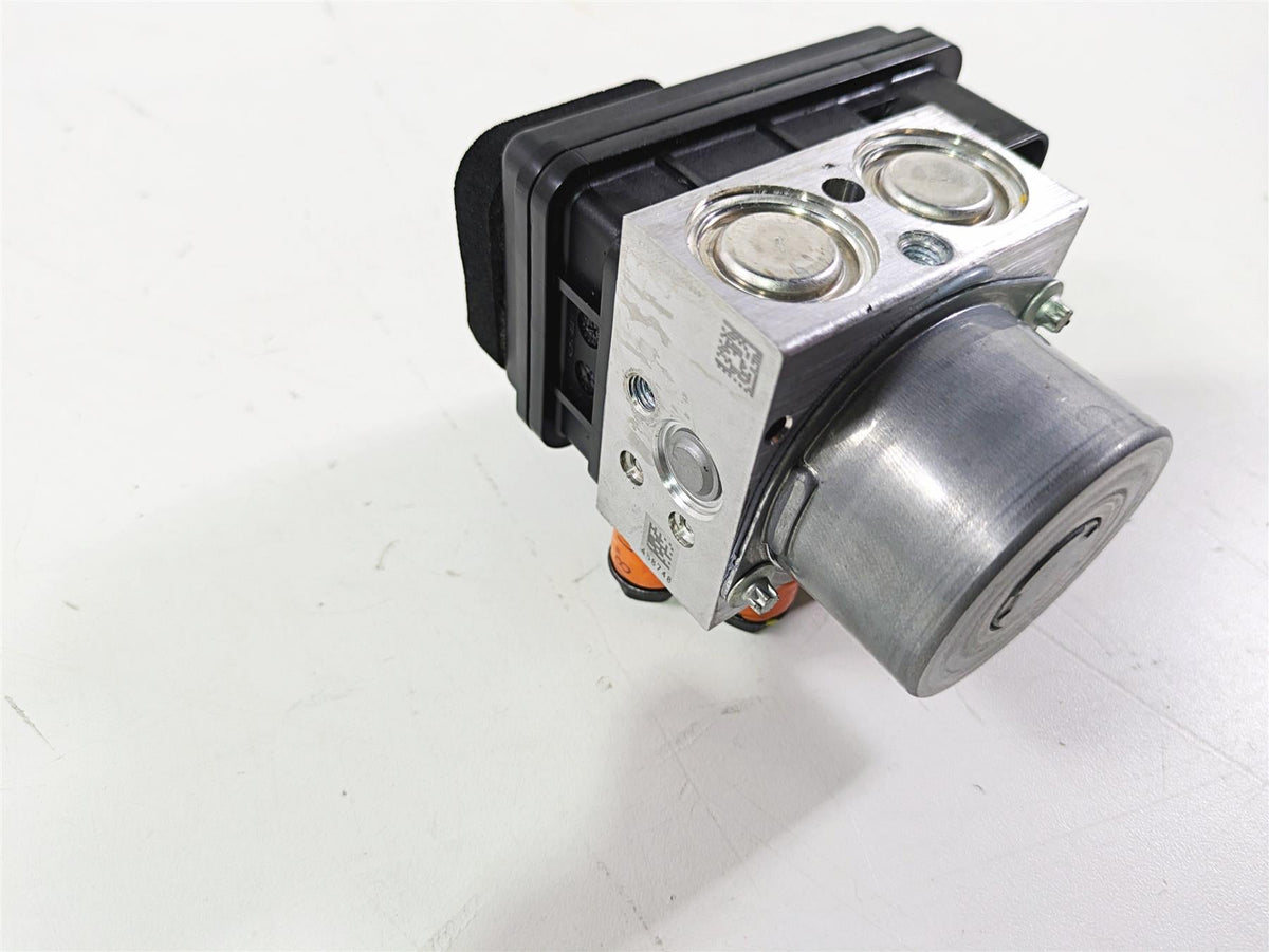 2023 Ducati Monster 937 SP Abs Brake Pump Unit Module 54241011A {{ shop.shopifyCountryName }} - Mototech271
