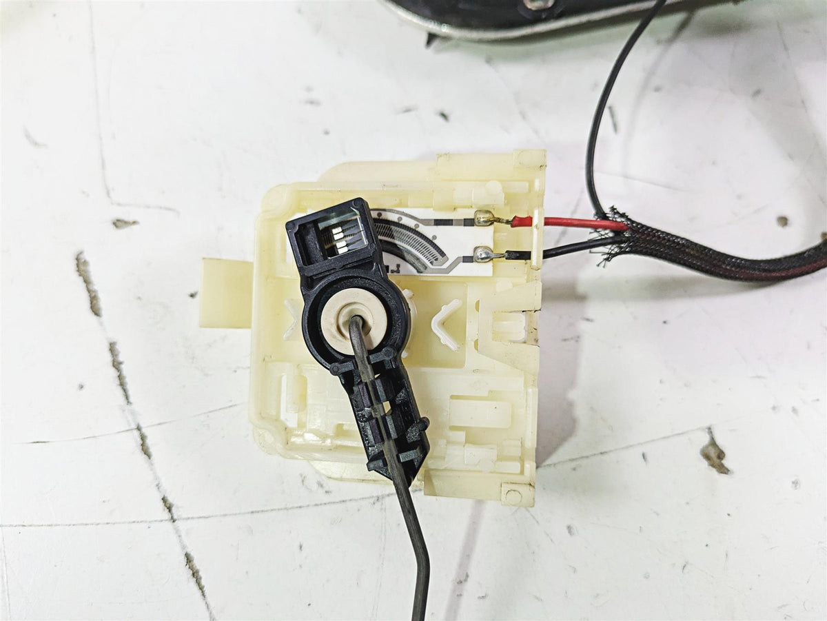 2016 Harley FLSTC Softail Heritage Fuel Gas Petrol Pump TESTED 75252-11A {{ shop.shopifyCountryName }} - Mototech271
