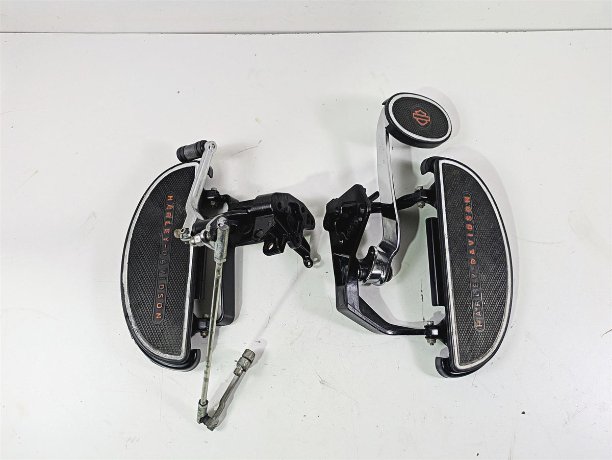 2014 Harley FLS Softail Slim Front Floorboard + Brake Pedal Shifter Set 42431-11 {{ shop.shopifyCountryName }} - Mototech271