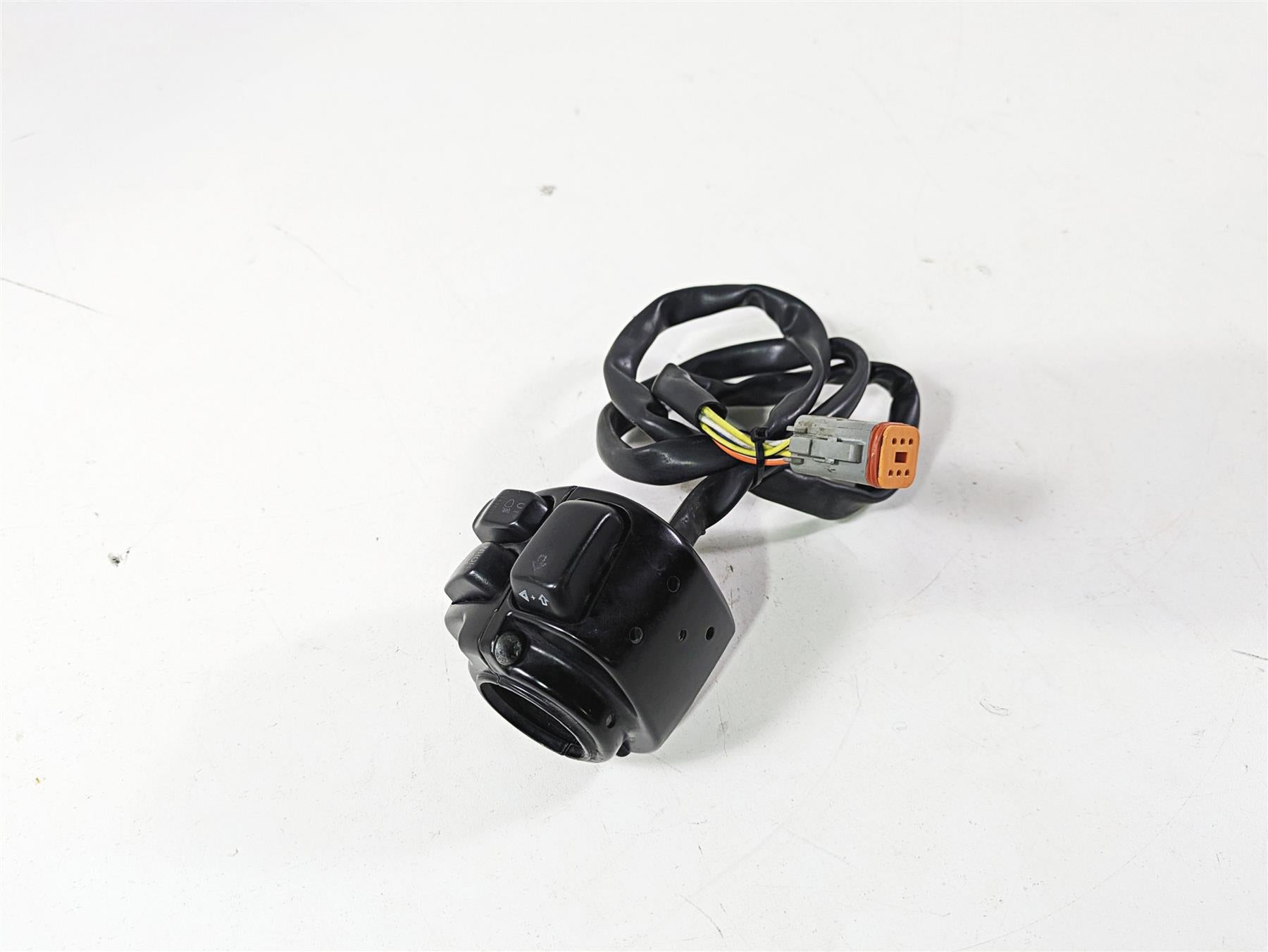 2003 Harley FLSTC Softail Heritage 100th Left Hand Control Switch 71682-06A {{ shop.shopifyCountryName }} - Mototech271