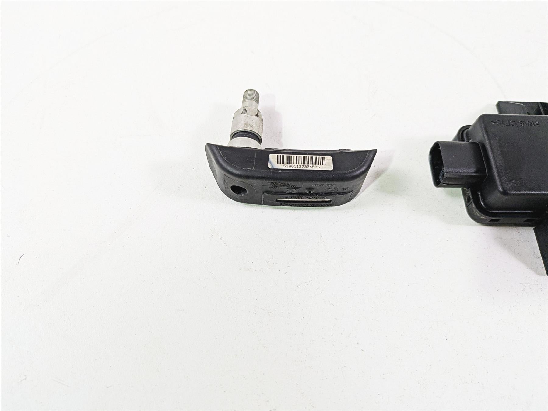 2017 BMW R1200 GS K50 Rdc Sensor & Tire Sensors Set 65758546222 65759832031 {{ shop.shopifyCountryName }} - Mototech271