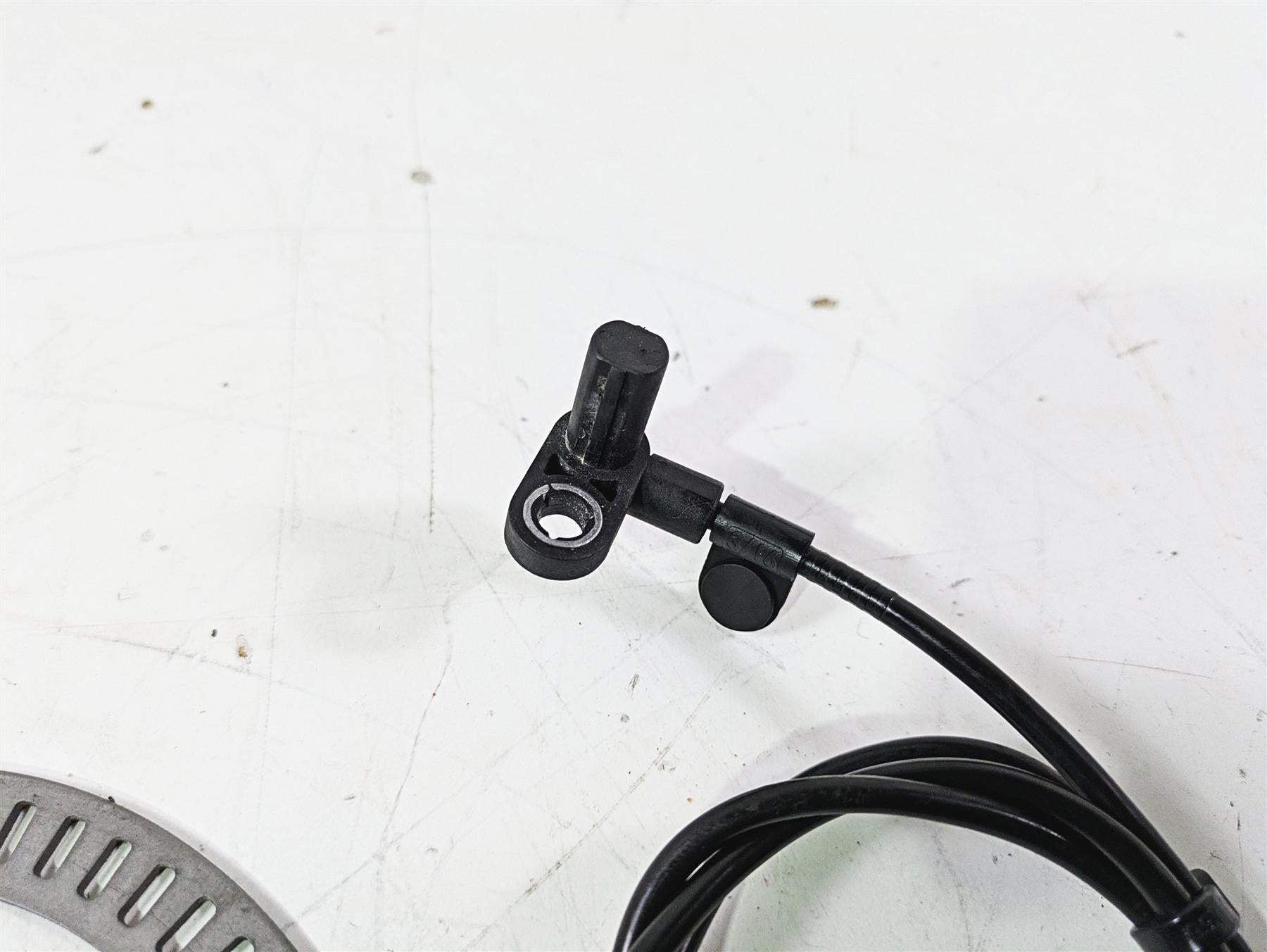 2019 Triumph Speed Triple RS 1050 Front Abs Brake Wheel Speed Sensor T2029270 {{ shop.shopifyCountryName }} - Mototech271
