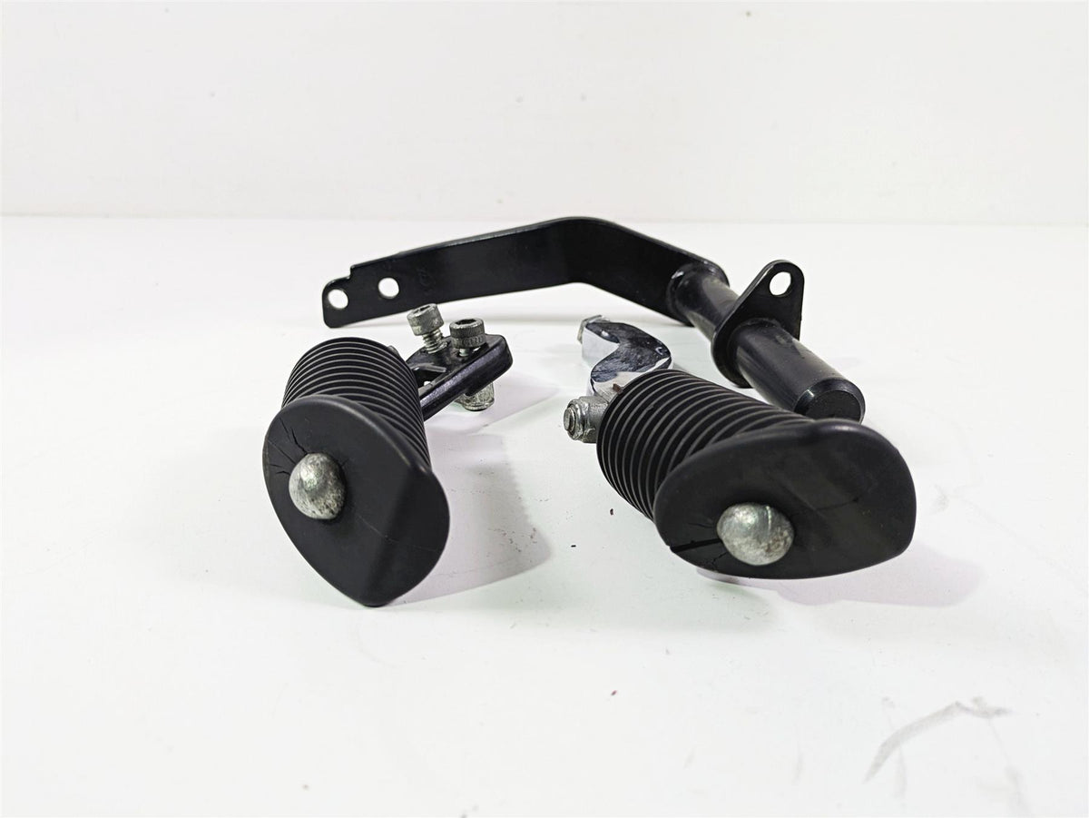 1999 Harley Dyna FXDL Low Rider Passenger Footpeg Set + Mount 49165-90 52740-94A {{ shop.shopifyCountryName }} - Mototech271