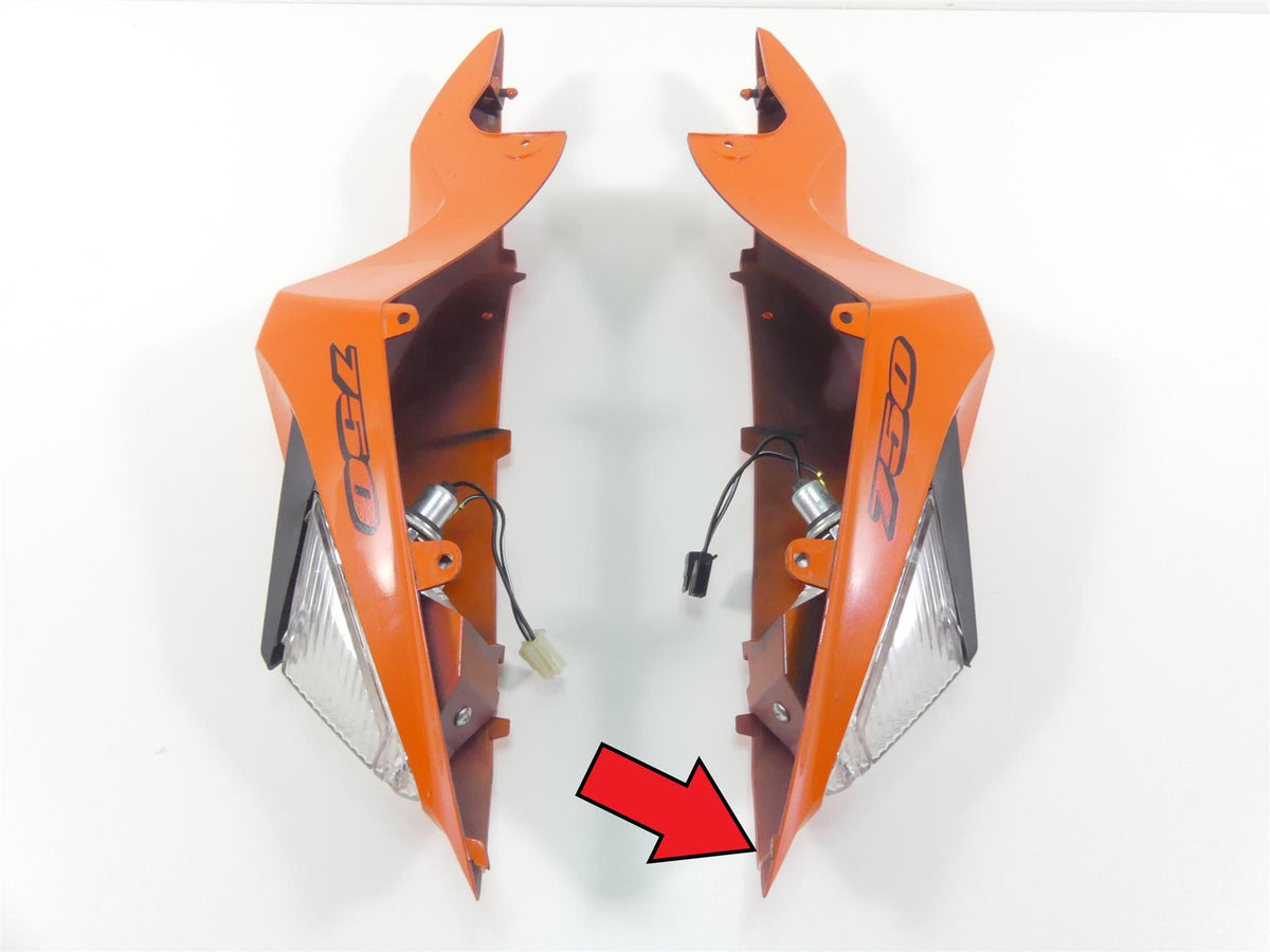 2022 Suzuki GSXR750 Rear Tail Fairing Turn Signal Set -Read 47100-15J10-QRE {{ shop.shopifyCountryName }} - Mototech271