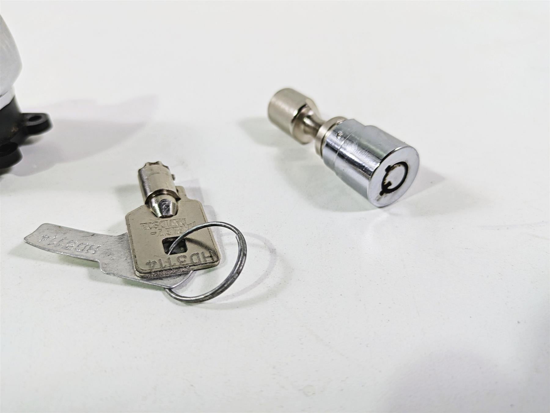 2009 Harley FLSTSB Cross Bones Ignition Switch Key Fork Lock Set 71450-04 {{ shop.shopifyCountryName }} - Mototech271