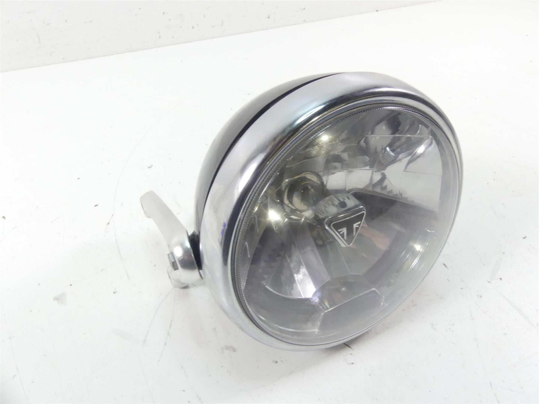 2017 Triumph Thruxton 1200 R Headlight Head Light Lamp Lens T2706509 T2701923 {{ shop.shopifyCountryName }} - Mototech271