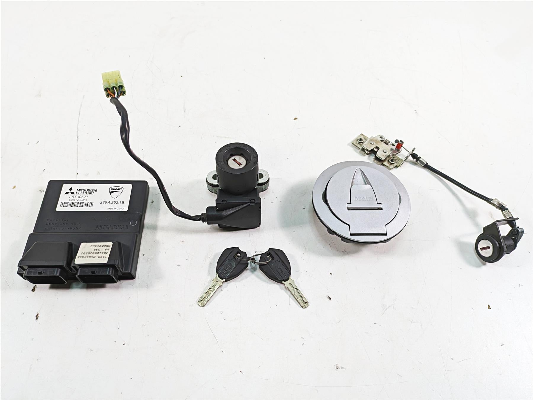 2016 Ducati Panigale 1299 S Cdi Engine Module Ignition Switch Key Set 28642521B {{ shop.shopifyCountryName }} - Mototech271
