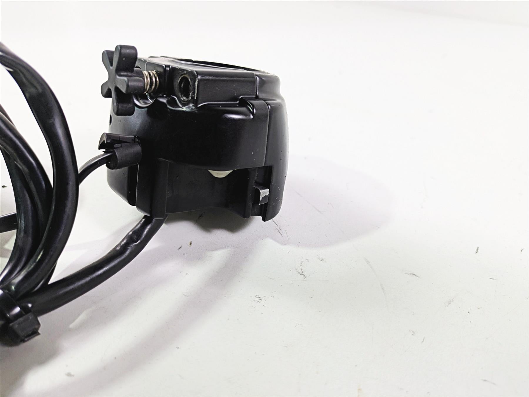 2015 Harley FXDF Dyna Fat Bob Right Hand Control Switch Start Blinker 72944-12 {{ shop.shopifyCountryName }} - Mototech271