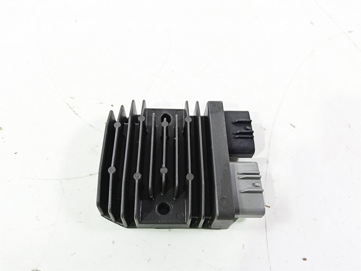 2019 Triumph Speed Triple RS 1050 Rectifier Voltage Regulator T1300675 FH020AA {{ shop.shopifyCountryName }} - Mototech271