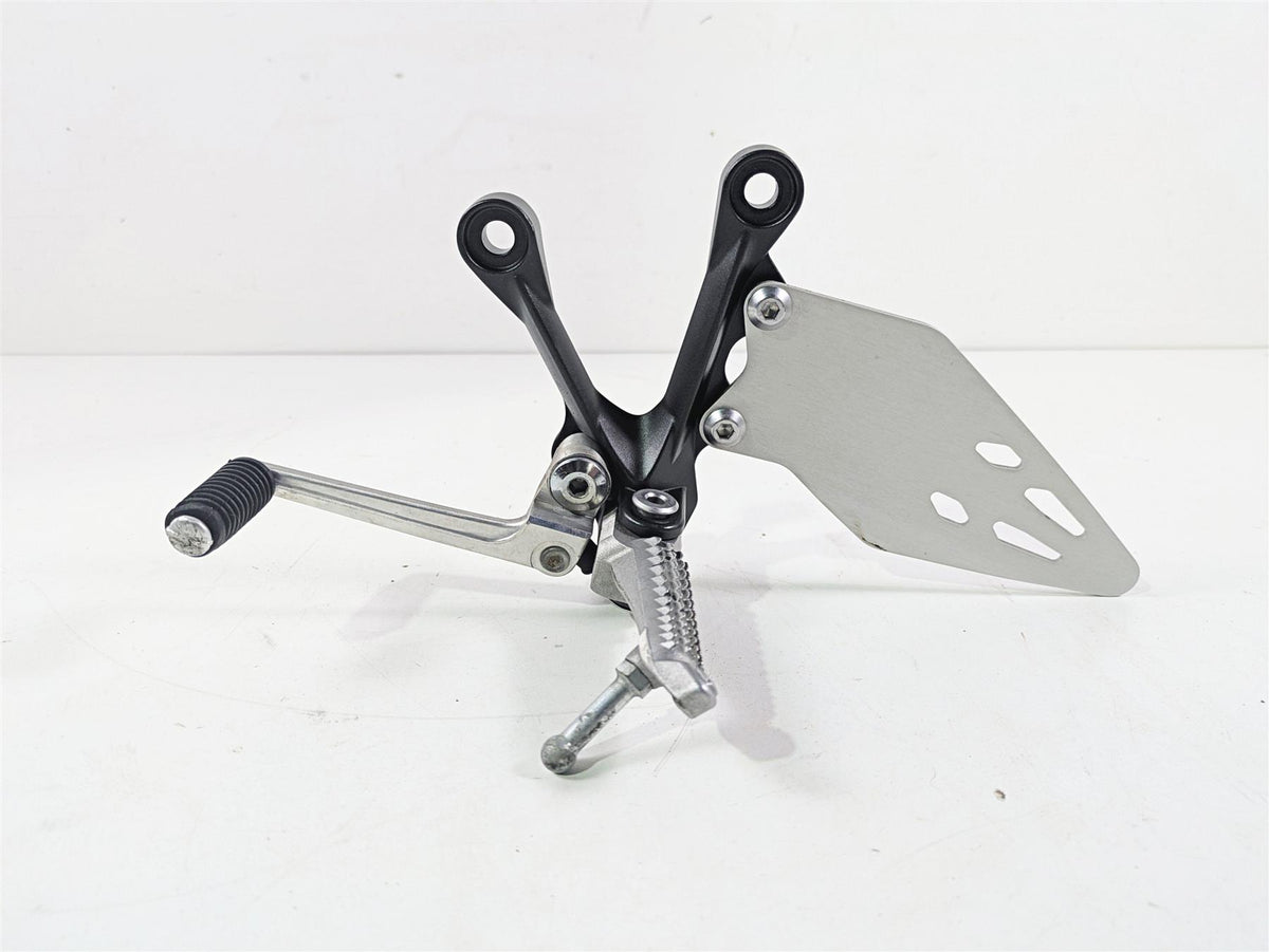 2024 Kawasaki ZX6R ZX636 Ninja Left Footpeg Foot Peg Shifter Set 35063-0160-18R {{ shop.shopifyCountryName }} - Mototech271