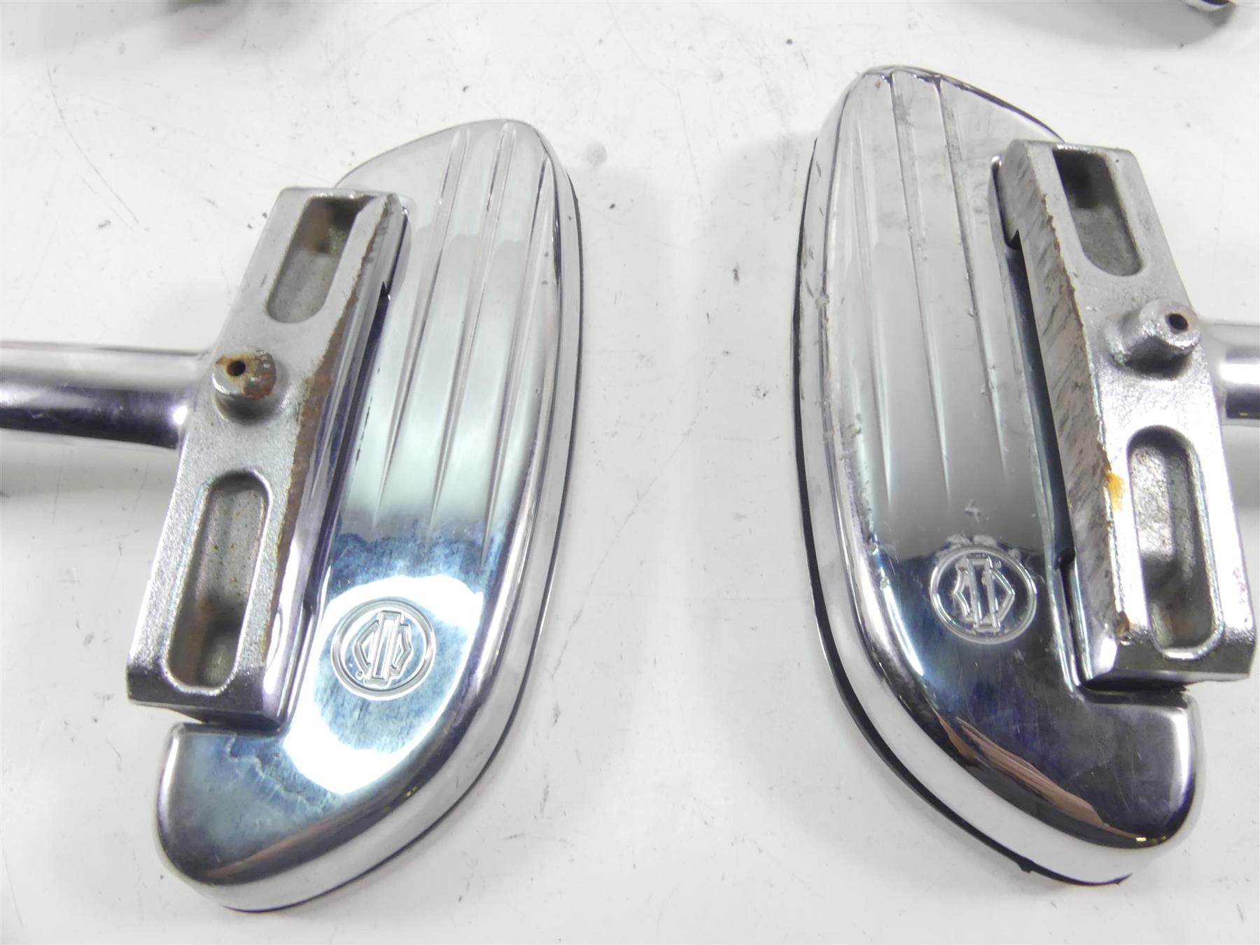 2005 Harley Touring CVO FLHTC SE Electra Glide Chrome Floorboard Set 34532-00B {{ shop.shopifyCountryName }} - Mototech271