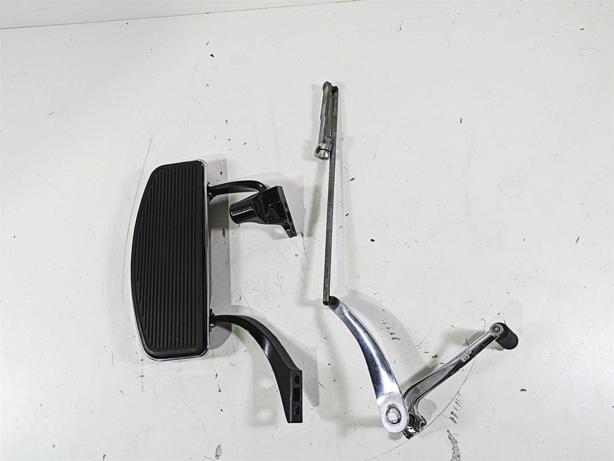 2012 Harley FLD Dyna Switchback Left Floor Board & Shifter 54174-12 34887-06 {{ shop.shopifyCountryName }} - Mototech271