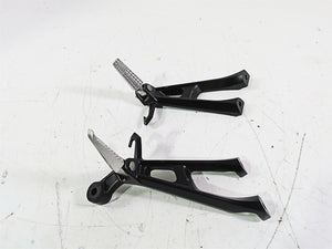 2016 Suzuki GSXR1000 Rear Passenger Foot Peg Set 43600-47H40 43611-37H10 | Mototech271