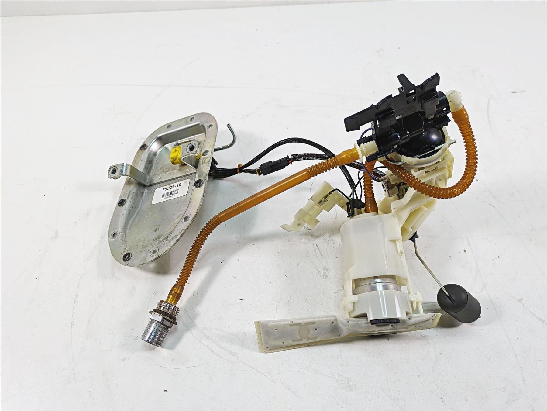 2012 Harley FLD Dyna Switchback Fuel Gas Petrol Pump + Sender - Tested 75323-12 {{ shop.shopifyCountryName }} - Mototech271
