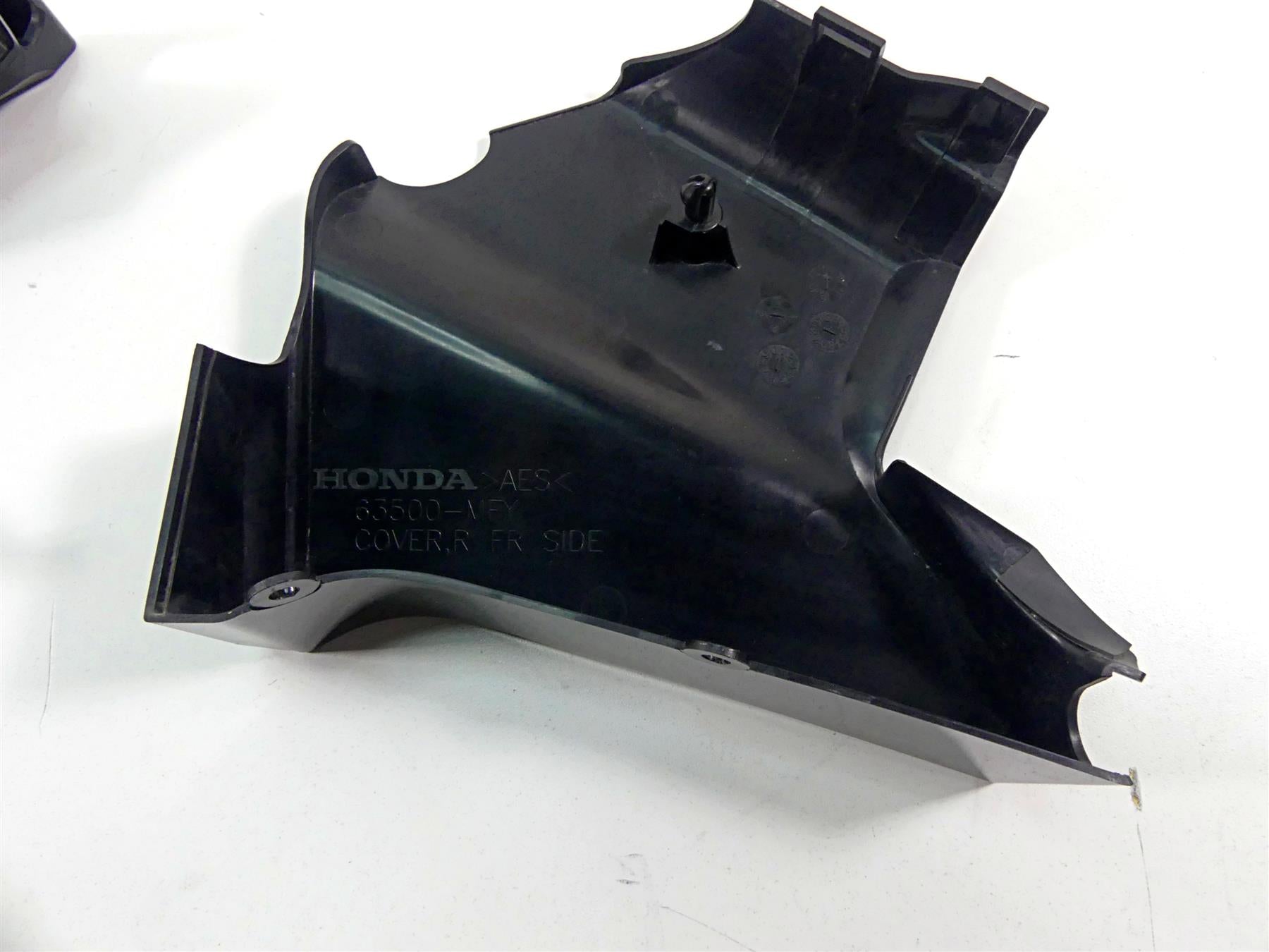2010 Honda VT1300 CR Stateline Front Left Right Neck Cover Set 63500-MFY-A00 {{ shop.shopifyCountryName }} - Mototech271